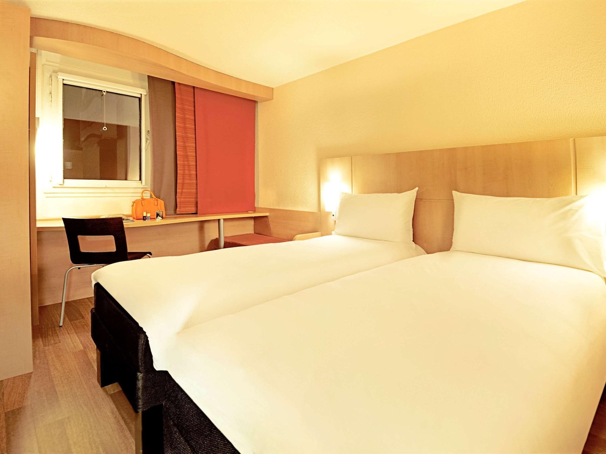 Ibis Centre Gare Et Congres Hotel 3*